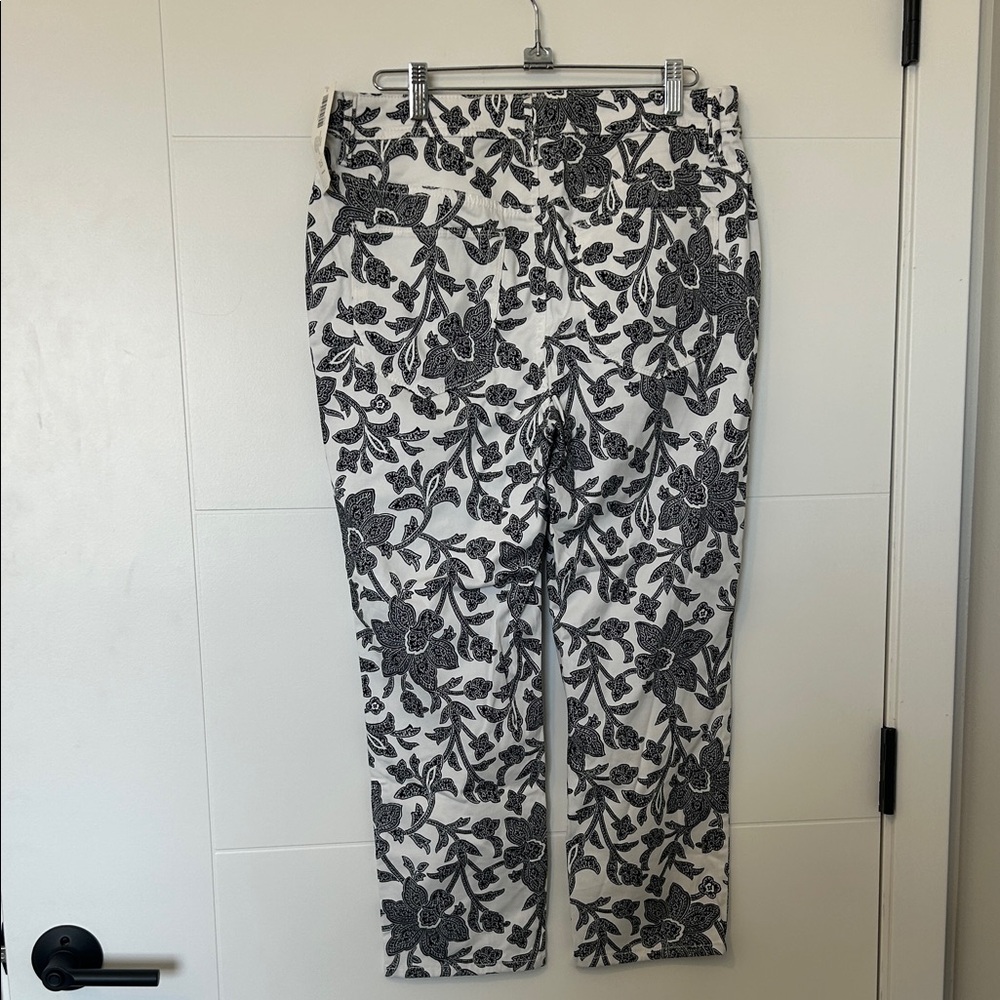 NWT Chico’s Sateen Catalina Mix Crop Basic Black/White - Picture 4 of 6